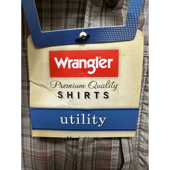 Wrangler Plaid Long Sleeve Button-Up Shirt Moisture Wicking Small New - Picture 5 of 14